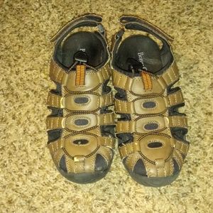Closed toed sandals